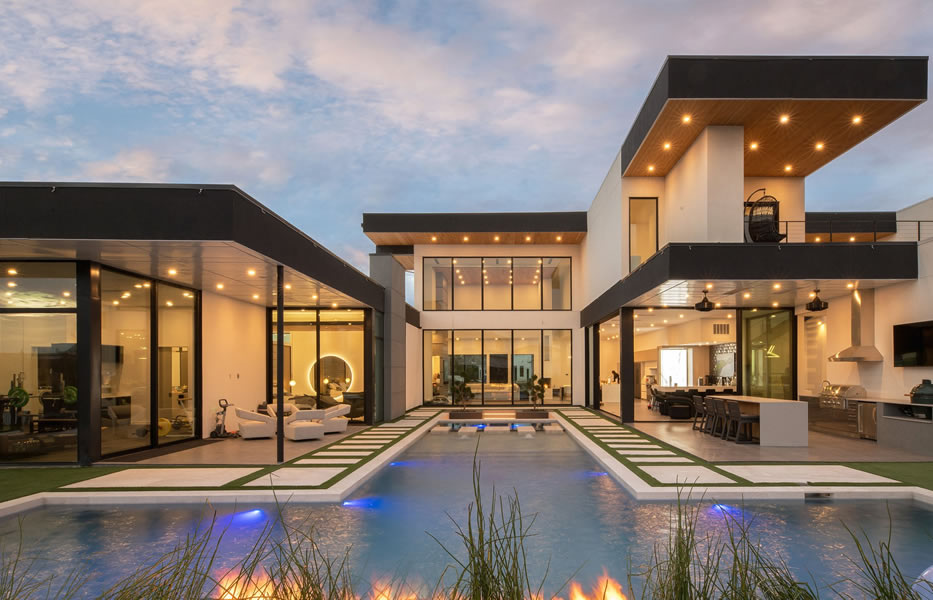 Personalized home design options and outdoor living spaces in Arizona