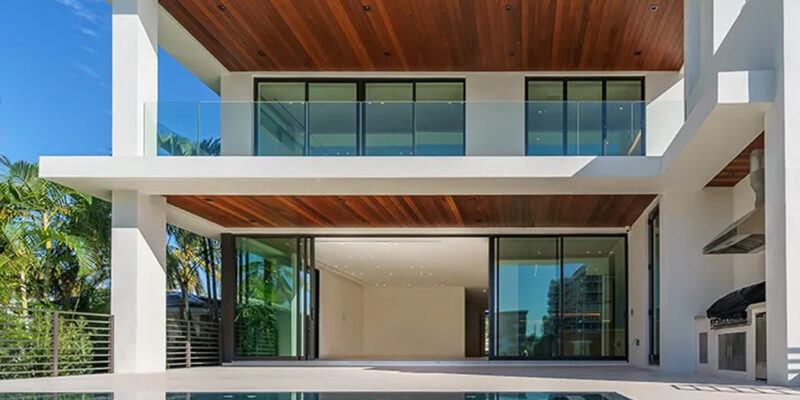 Luxury home builder Scottsdale by Rodeo Construction with modern architecture